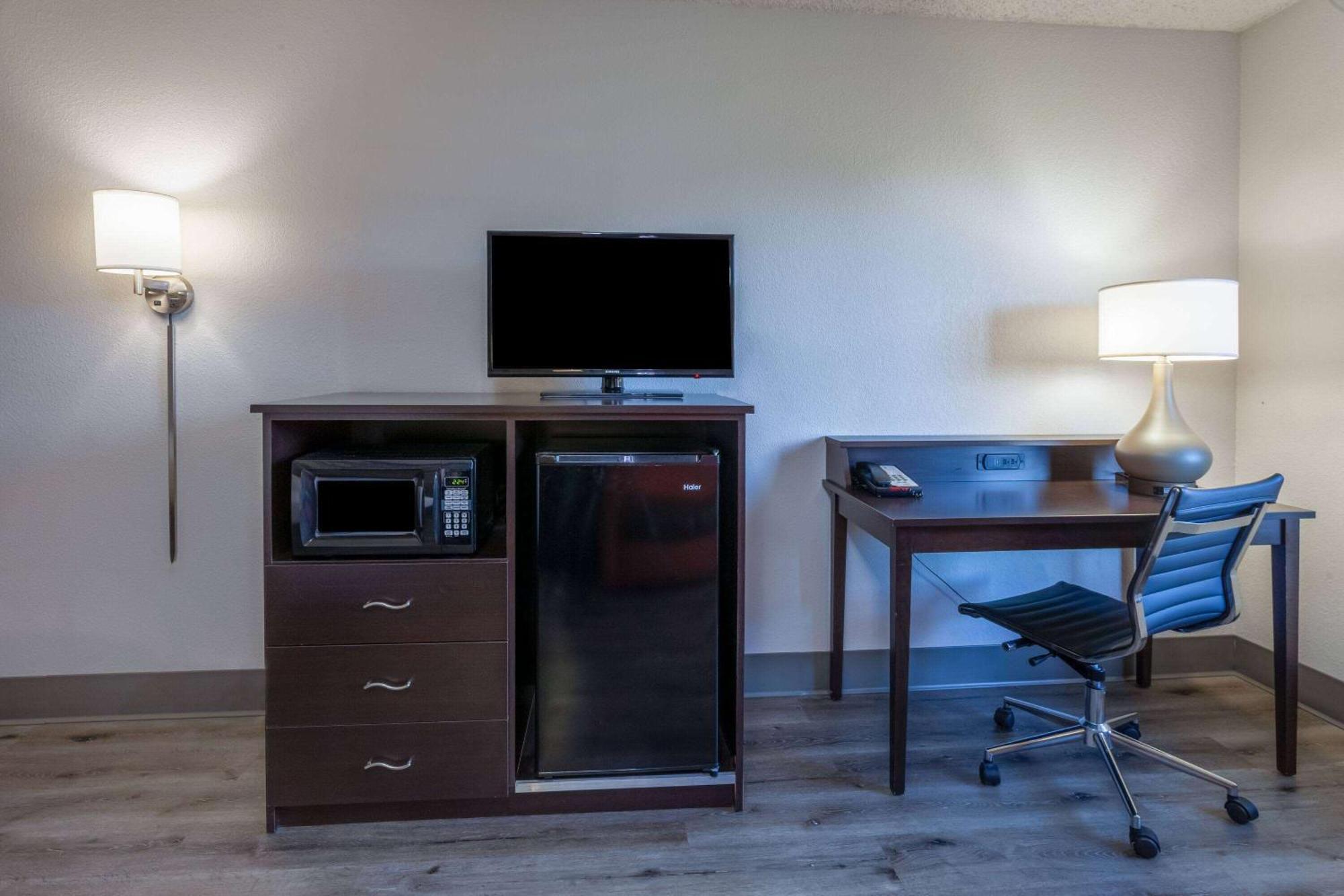 Super 8 By Wyndham Wausau Exteriér fotografie